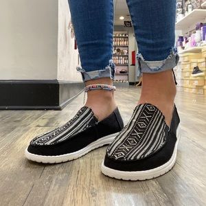 Gypsy Jazz black slip ons